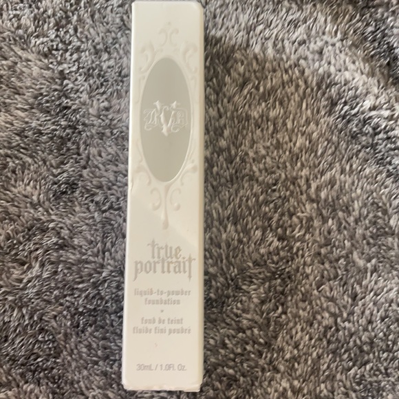 KVD 021 Light True Portrait Foundation - Picture 5 of 6